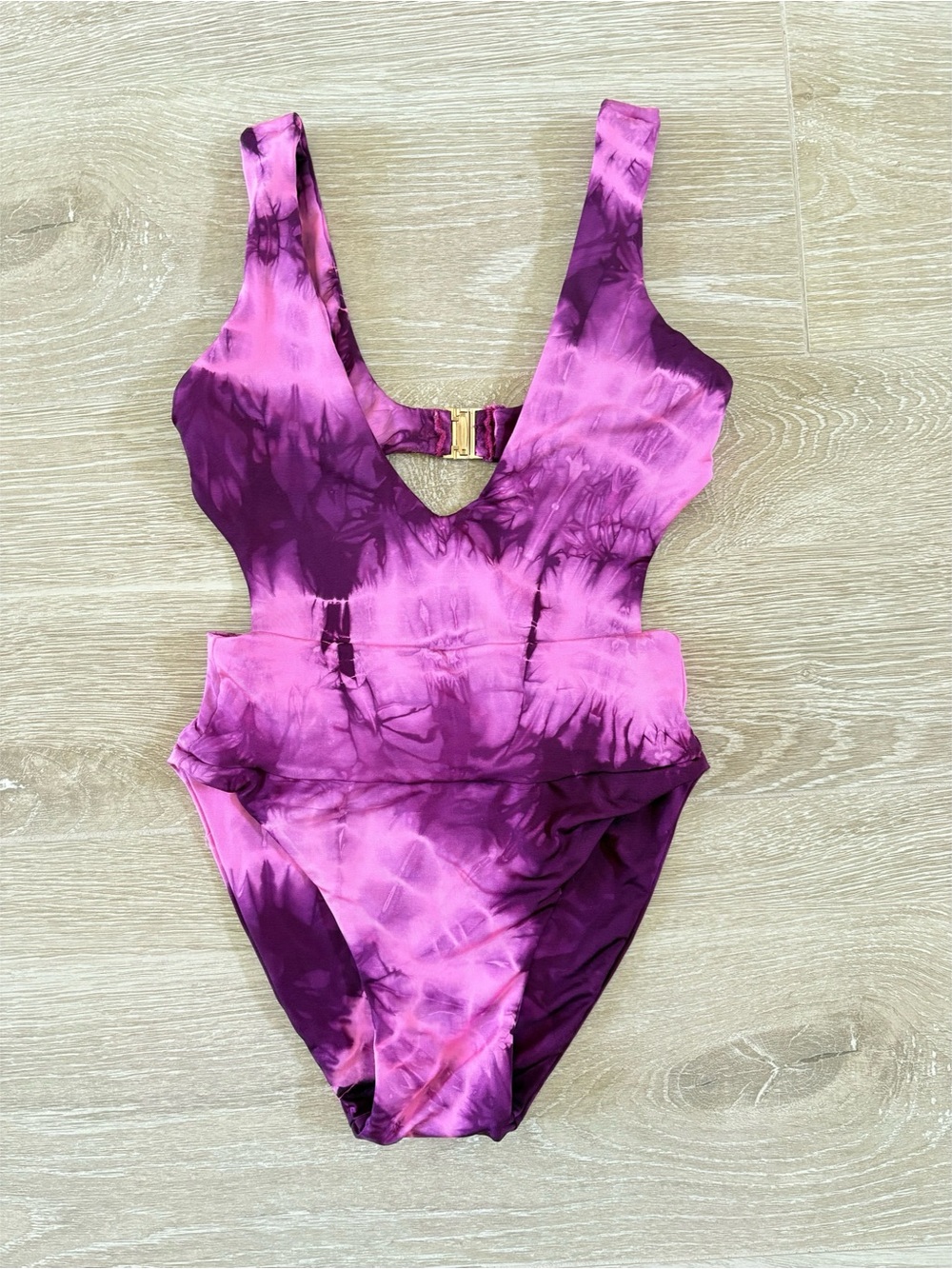 “Sun Becomes Her” Golden Hour Tie-Dye One-Piece Swimsuit with Cutout sz SM